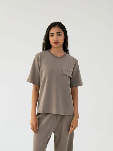 تي شيرت ساده بجيب - بيج داكن